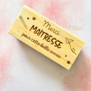 Effaceur de Tableau en Bois Gravé "Merci Maîtresse"