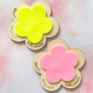 Support Post-it Marguerite en Bois Gravé