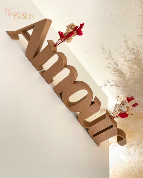 Mot Décoratif 3D avec fleurs séchées – Image 3